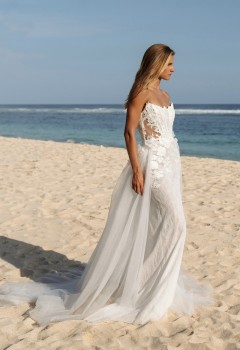 Свадебное платье «Лауна со шлейфом»