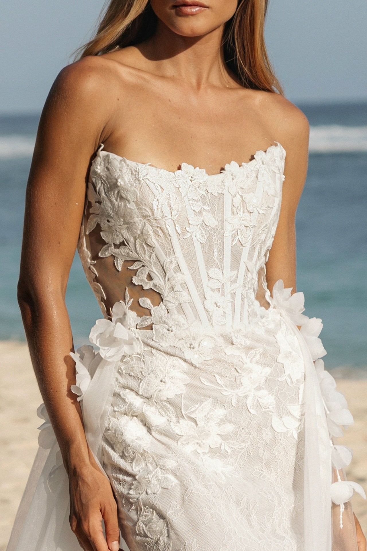 Свадебное платье «Лауна со шлейфом»