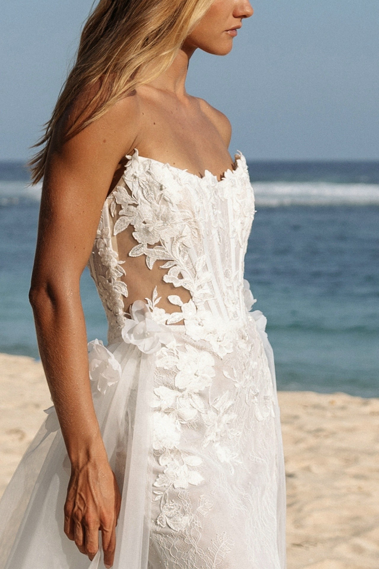 Свадебное платье «Лауна со шлейфом»