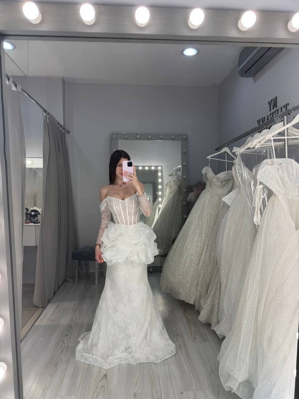 Свадебное платье «Кэтта со съемной юбкой»